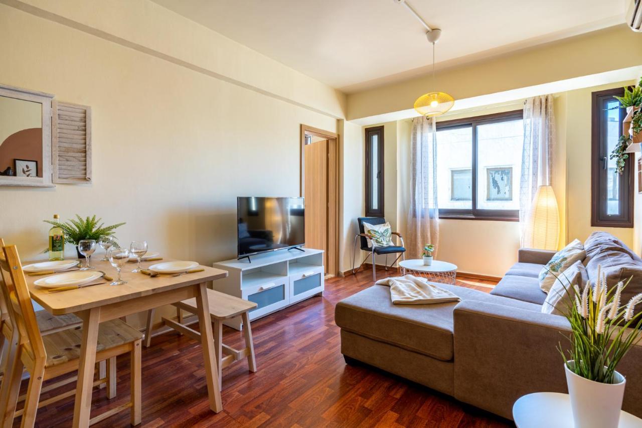 Celine'S 2 Bedrooms Apartment In Larnaca Center Exterior foto